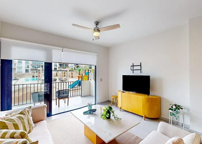 Gorgeous Dog-friendly With Balcony, Open Layout, Heated Pool, & Ac Сasa de vacaciones