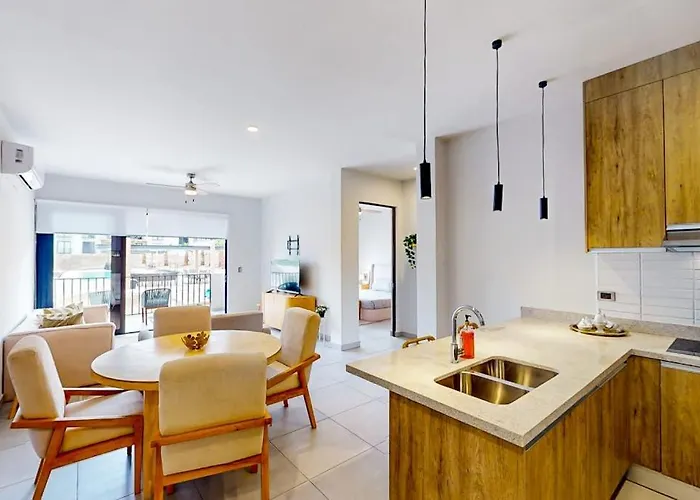 Сasa de vacaciones Gorgeous Dog-friendly With Balcony, Open Layout, Heated Pool, & Ac